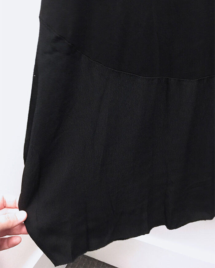 pistache-clothing-sleveless-dress-crepe-hem-black-02-dianes-lingerie-vancouver-720x900