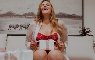 2020-Holiday-gift-guide-blog-charlotte-gift-dianes-lingerie-vancouver-920x550