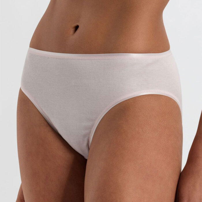 hanro-cotton-seamless-midi-brief-gentle-pink-front-dianes-lingerie-vancouver-1080x1080