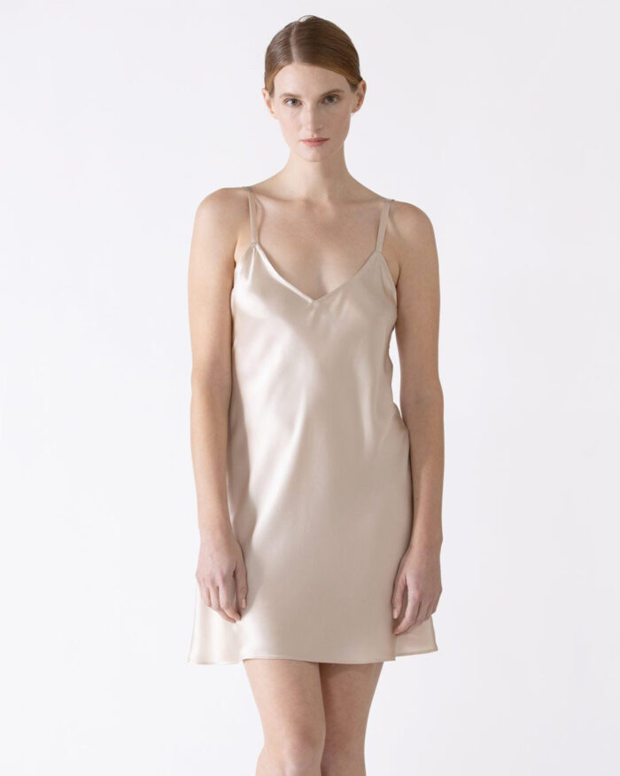 nki-mode-dylan-silk-chemise-champagne-01a-dianes-lingerie-vancouver-1080x1080