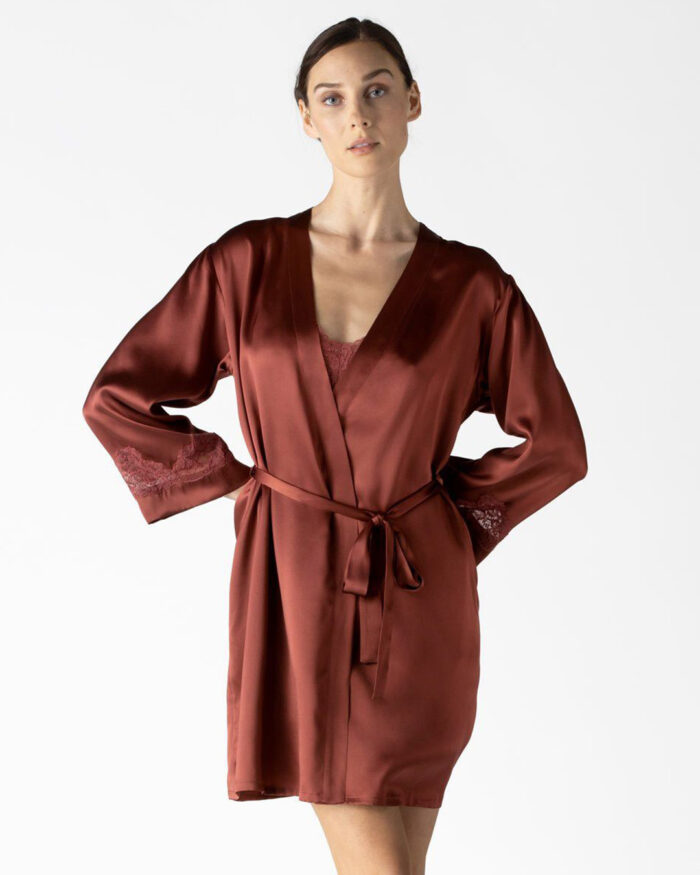 nki-mode-morgan-silk-robe-crimson-01-dianes-lingerie-vancouver-1080x1080